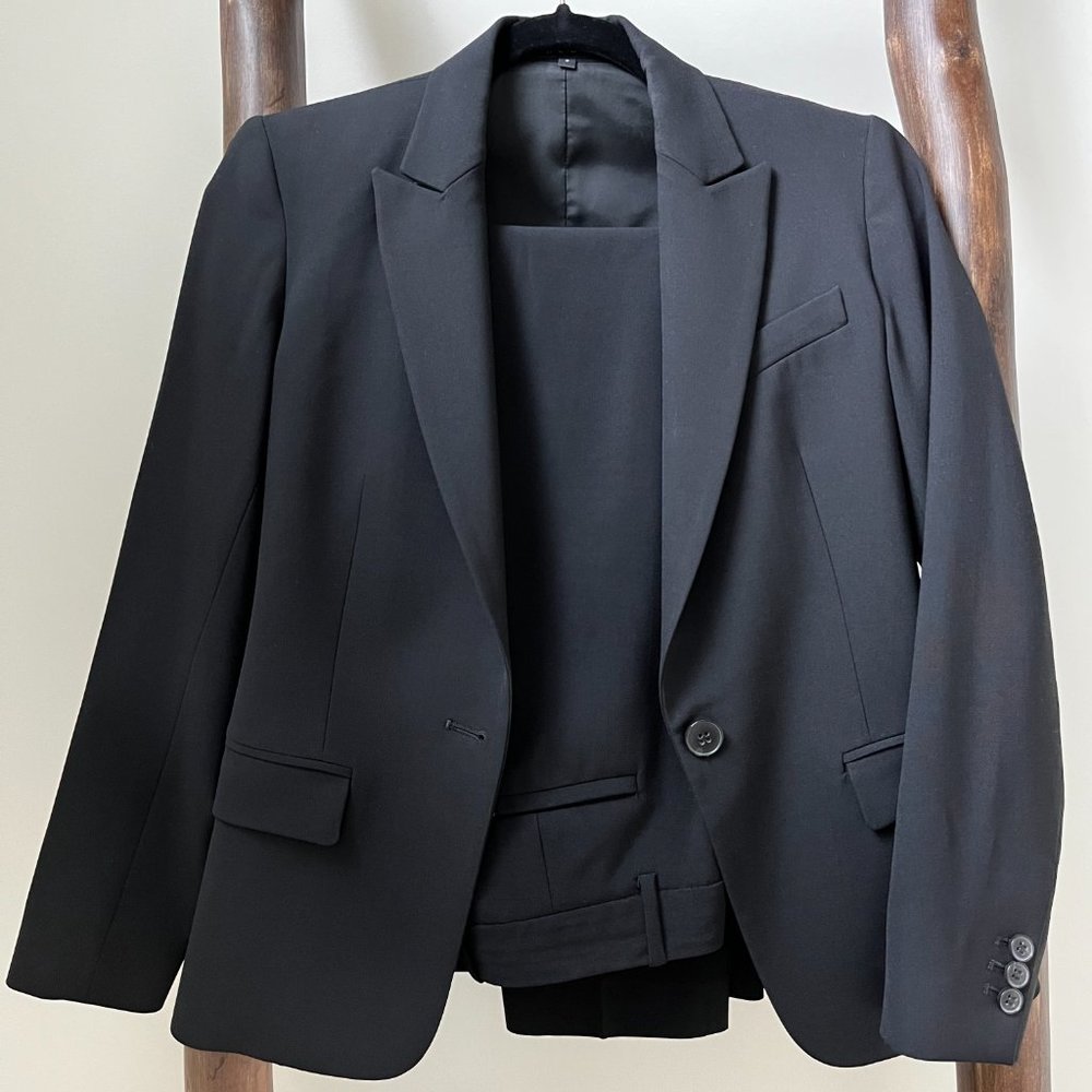 Set Black, THEORY